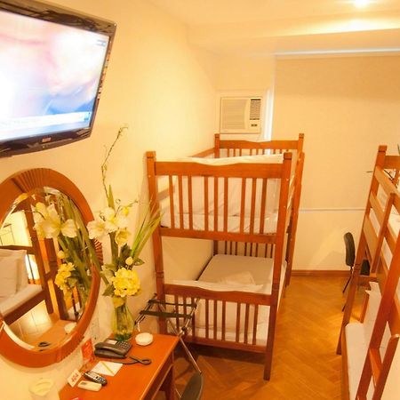 Townhouse Oak Avitel Hotel Near Osmena Highway, Pnr Pasay Station, Metro Manila マカティ エクステリア 写真