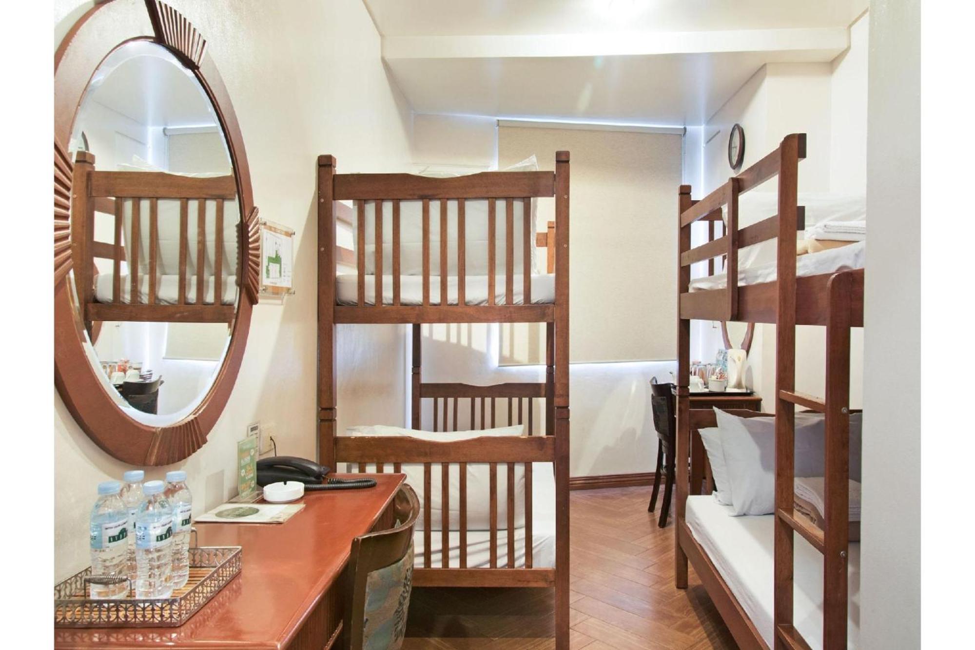 Townhouse Oak Avitel Hotel Near Osmena Highway, Pnr Pasay Station, Metro Manila マカティ エクステリア 写真