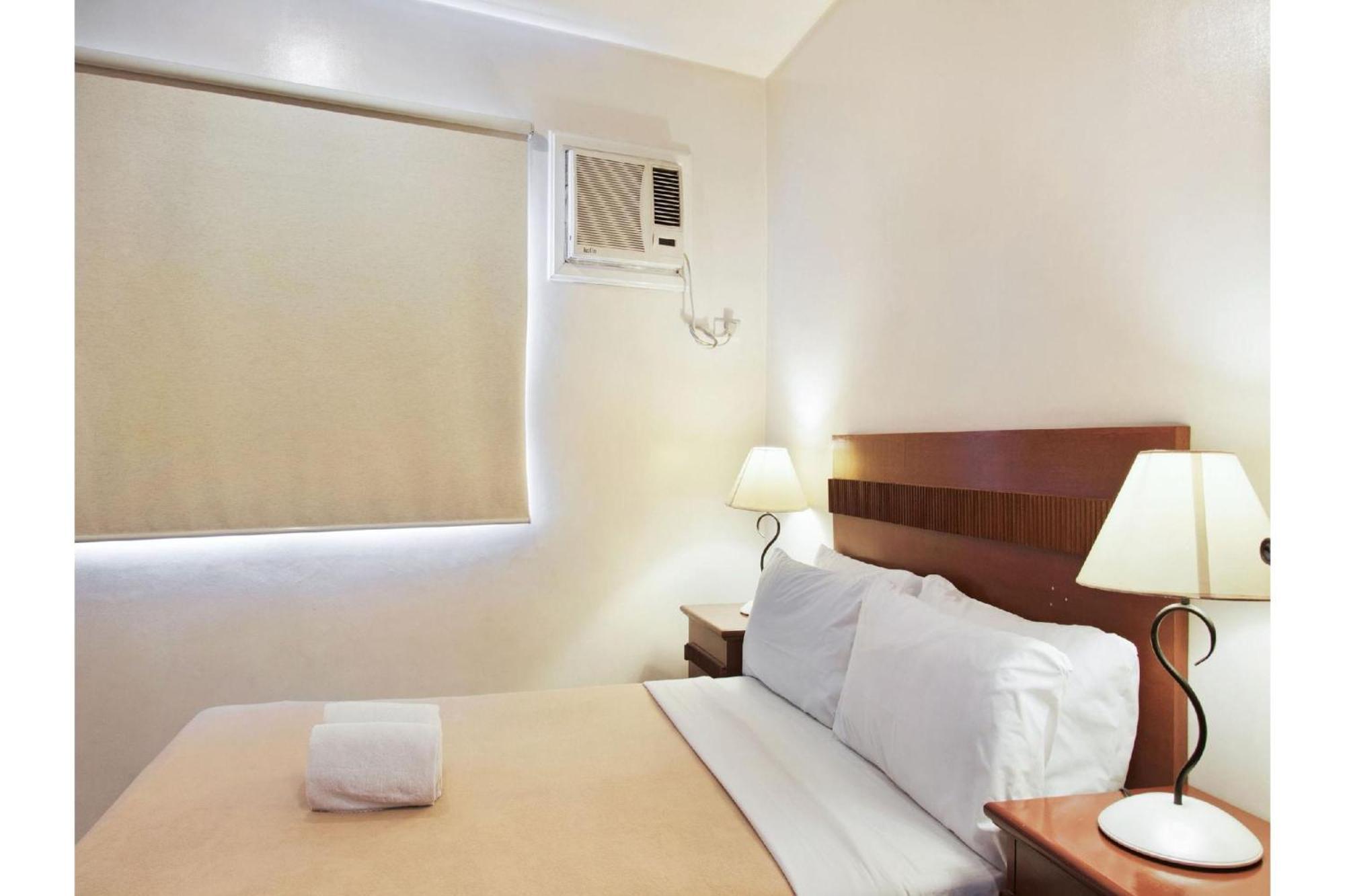 Townhouse Oak Avitel Hotel Near Osmena Highway, Pnr Pasay Station, Metro Manila マカティ エクステリア 写真