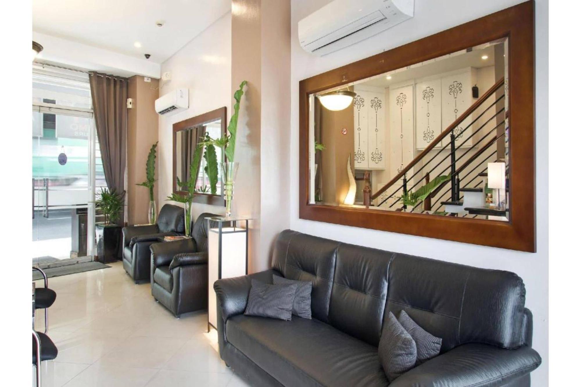 Townhouse Oak Avitel Hotel Near Osmena Highway, Pnr Pasay Station, Metro Manila マカティ エクステリア 写真